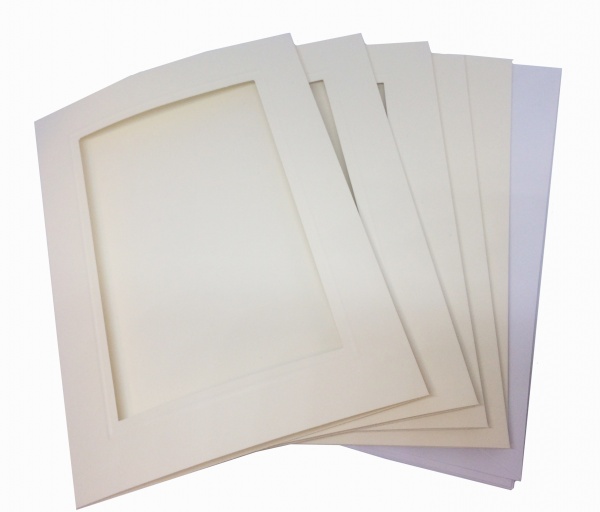 Pack of 5 White Rectangular Aperture Cards and Envelopes with embossed line